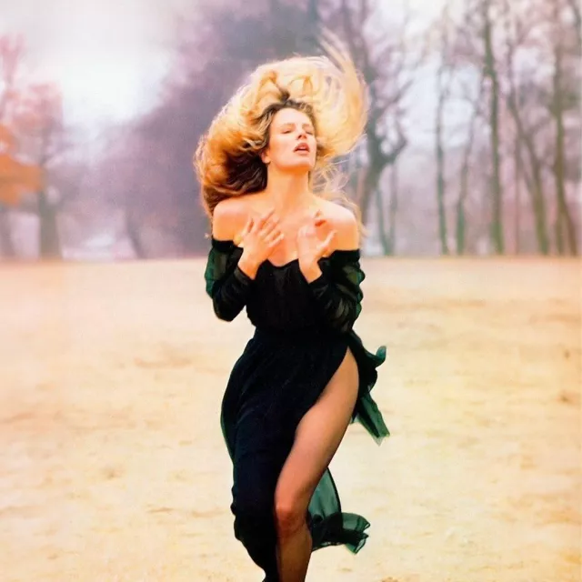 Robe de Kim Basinger sur le compte Instagram @kim.basinger
