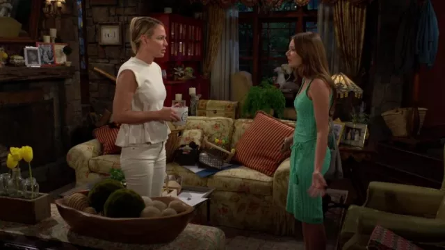 Karina Grimaldi Vestido Giulia en azul Tiffany usado por Faith Newman (Reylynn Caster) como se ve en The Young and the Restless el 15 de agosto de 2024