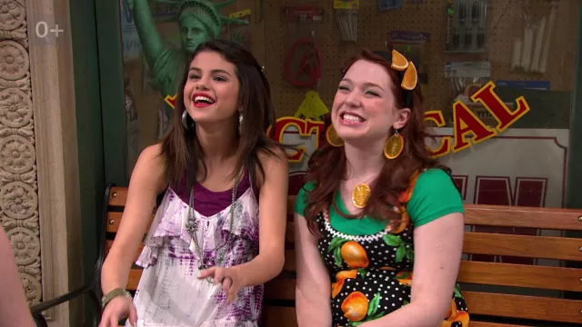 Free People Tie Dye Camiseta sin mangas de Alex Russo (Selena Gomez) en Wizards of Waverly Place (T04E21)
