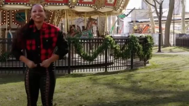 Les poupées tuent soudainement Je vois une veste en flanelle portée par Corona comme on le voit dans 90 Day Fiancé : The Other Way (S06E03)