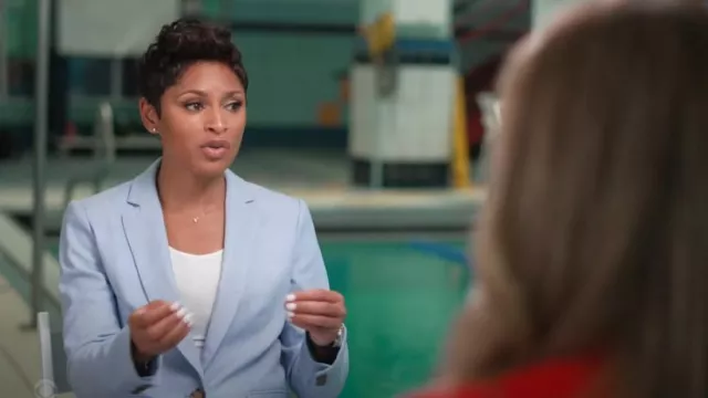 Ann Taylor El blazer de un botón con muescas en tejido cruzado en glicina profunda usado por Jericka Duncan como se vio en CBS Evening News el 2 de septiembre de 2024