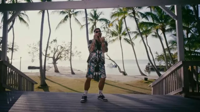 Amiri White Script Logo Socks worn by Anuel AA in Anuel AA - Shampoo de Coco (Video Oficial)