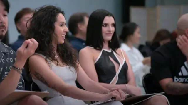 Ottolinger Robe dos nu asymétrique en noir portée par Nikky comme on le voit dans Pop Star Academy : KATSEYE (S01E04)