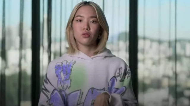 Adika Music Sweat à capuche porté par Karlee comme on le voit dans Pop Star Academy : KATSEYE (S01E06)