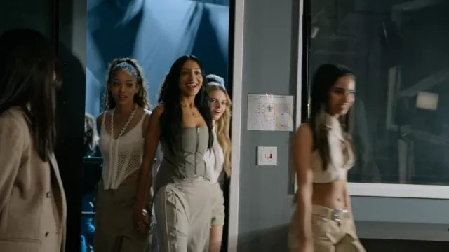 Corsé de ganchillo Dion Lee Coral usado por Manon como se ve en Pop Star Academy: KATSEYE (S01E08)