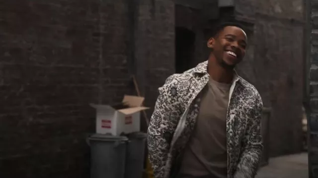 Sobrecamisa de jacquard londinense de cera usada por Fredrick Thompson (Joivan Wade) como se ve en Bel-Air (S03E09)