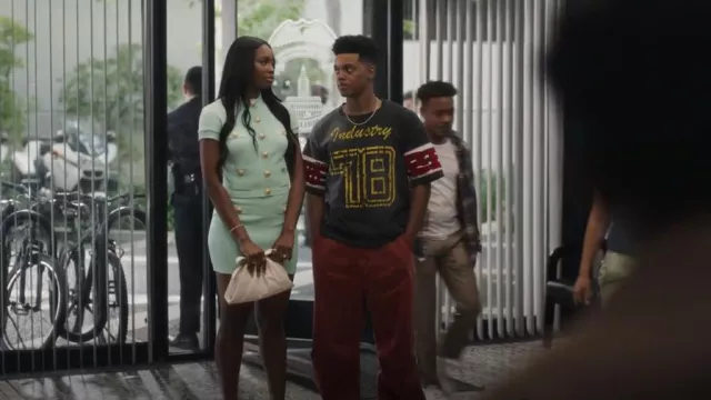 Jupe Balmain Pointelle portée par Hilary Banks (Coco Jones) comme on le voit dans Bel-Air (S03E09)