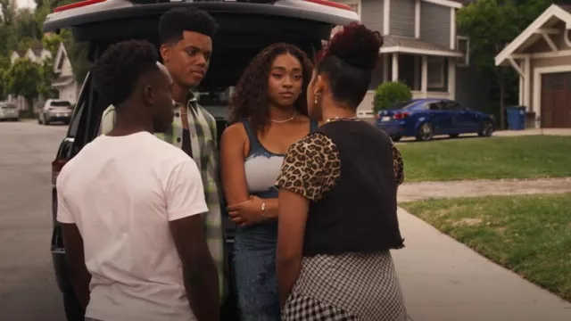 Jupe midi Diesel en tricot métallisé Devoré portée par Lisa Wilkes (Simone Joy Jones) comme on le voit dans Bel-Air (S03E10)