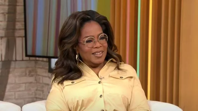 Blouse militaire de l’Agence Pearson portée par Oprah Winfrey telle que vue dans CBS Mornings le 10 septembre 2024