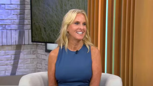 Fleur du Mal Undo Me Racer Dress portée par Elin Hilderbrand telle qu’elle est vue dans CBS Mornings le 6 septembre 2024