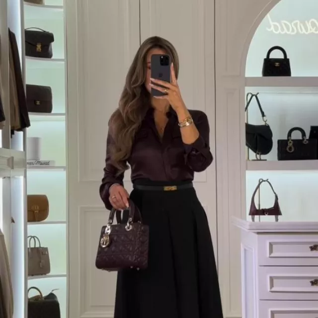 Lamees Mourad is wearing leather belt on her Reels on Instagram account @lameesmourad
