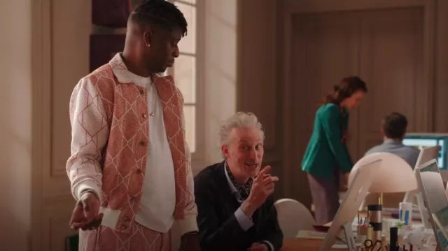 Cardigan à motifs multiples Labrum porté par Julien (Samuel Arnold) comme on le voit dans Emily in Paris (S04E09)