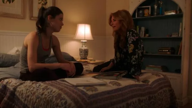 H&M Floral Button Up Long Sleeve Blouse Top Collared Lightweight Spring worn by Elizabeth Baxter (Roma Downey) as seen in The Baxters (S01E02)