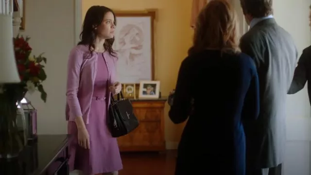 Chelsea28 Sac à main en simili cuir Noir porté par Kari Baxter (Ali Cobrin) comme on le voit dans The Baxters (S01E02)