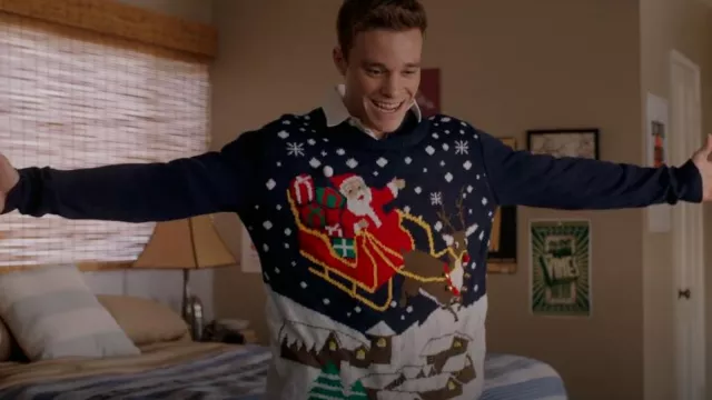 Pull de Noël laid Père Noël Renne Light Up Led porté par Luke Baxter (Josh Plasse) comme on le voit dans The Baxters (S01E10)