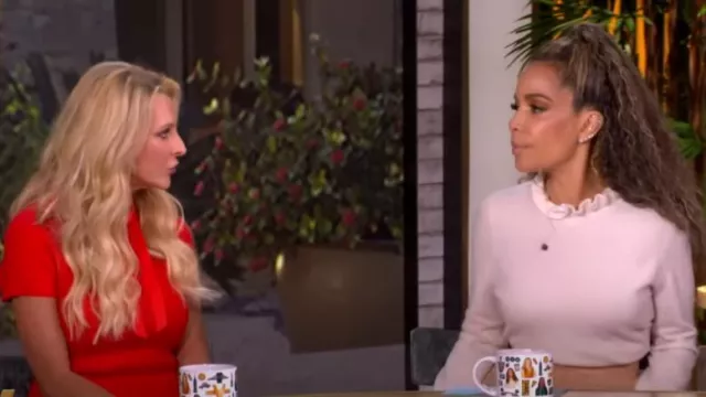 Zimmermann Jupe midi en tulle à pois métallisés portée par Sunny Hostin comme on le voit dans The View le 20 septembre 2024