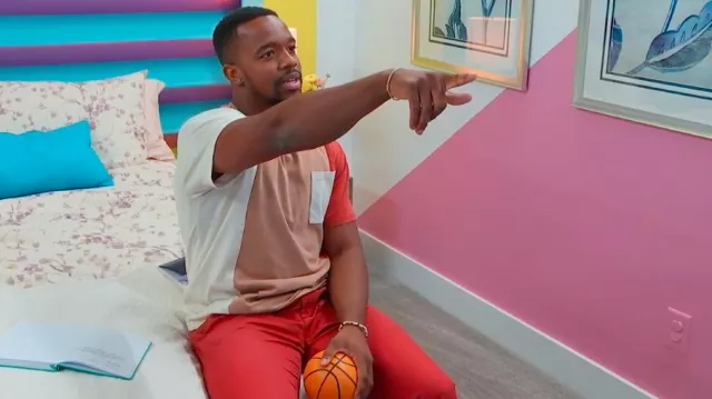 Camiseta PacSun Vic Colorblock usada por Darian Holt como se ve en The Circle (S07E01)