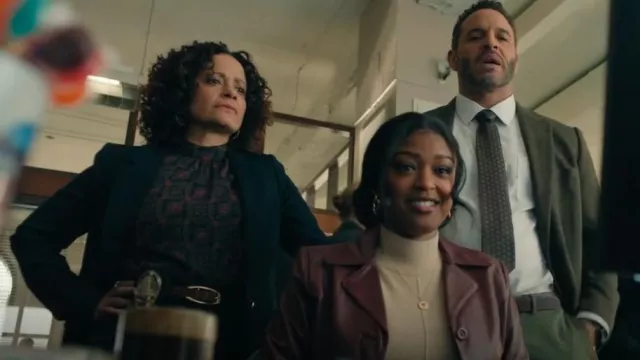 Blouse Imprimée Frank Et Chêne portée par Selena (Judy Reyes) comme on le voit dans High Potential (S01E01)