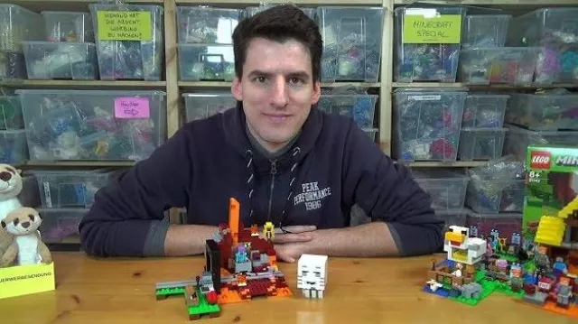 Minecraft Netherportal de Lego montré par Thomas Panke dans LEGO® Minecraft 21143 - Netherportal YouTube Video
