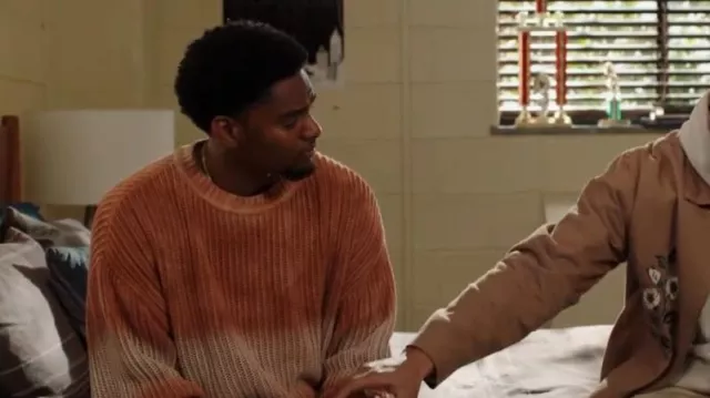 Mnml Tie Dye Open Knit Sweater porté par Jessie 'JR' Raymond (Sylvester Powell) comme on le voit dans All American : Homecoming (S03E13)