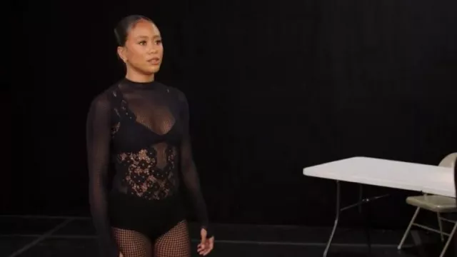 Mono de encaje de flores de Wolford usado por Keisha McCalla (Netta Walker) como se ve en All American: Homecoming (S03E13)