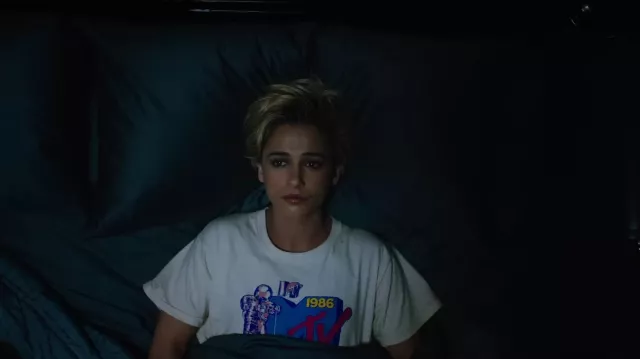 Mira los looks de la película Smile 2: Naomi Scott usa una camiseta de los MTV Video Music Awards de 1986 para interpretar a Skye Riley