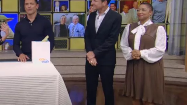Gracia Pleather Robe plissée sans manches portée par Deja Vu comme on le voit en LIVE avec Kelly et Mark le 21 septembre 2024