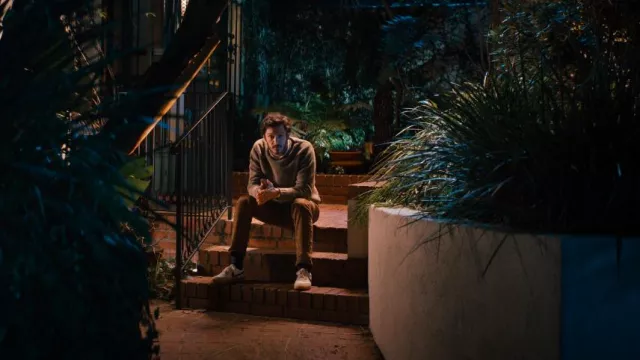 Baskets Nike Killshot 2 en cuir portées par Noah Roklov (Adam Brody) comme on le voit dans Nobody Wants This (S01E03)
