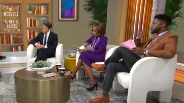 Target x Sergio Hudson Robe midi pull à épaules fortes portée par Gayle King comme on le voit dans CBS Mornings le 30 septembre 2024