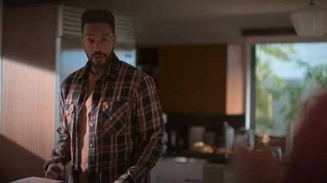 Chemise en coton à carreaux Rag & Bone Jack portée par Lewis Stewart (McKinley Freeman) comme on le voit dans Reasonable Doubt (S02E08)