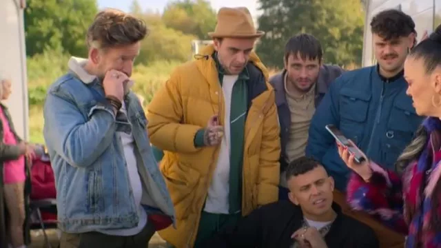 Parka Jordan Essential Statement para hombre usada por Vinnie (Joe Gilgun) como se ve en Brassic (S06E01)
