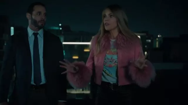 T-shirt Re/Done Pure Bliss porté par Morgan (Kaitlin Olson) comme on le voit dans High Potential (S01E02)