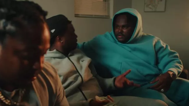 Sudadera con capucha Nike Turquoise Reimagined Fleece usada por Tee Grizzley en Tee Grizzley - Robbery 8 [Video Oficial]
