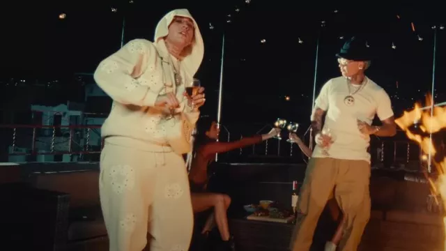 Denim Tears Cream Rhinestone Cotton Wreath Sweatpants worn by Kris R. in REACCION A BLESSD ❌ KRIS R | POLOS OPUESTOS REMIX ☯️ (VIDEO OFICIAL)