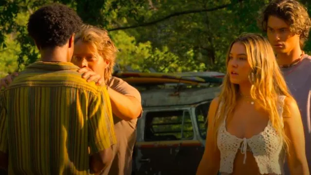 Head High Surf Club Adorbs Choker worn by Sarah Cameron (Madelyn Cline) as seen in Outer Banks (S04E04)