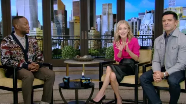 Cardigan en jacquard à motifs Missoni porté par Lamorne Morris tel qu’on le voit dans LIVE with Kelly and Mark le 10 octobre 2024