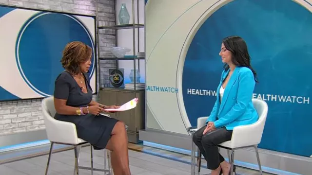 Blazer de l’Agence Kenzie en Blue Atoll porté par Celine Gounder comme on le voit dans CBS Mornings le 17 octobre 2024