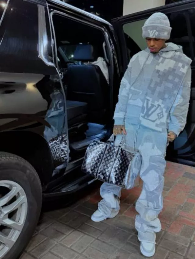 Who Decides War Grey Patchwork Atom Sweatpants worn by NLE Choppa on the Instagram account @nlechoppamusic