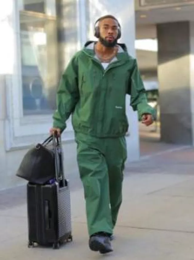 Supreme Dark Green Gore Tex Jacket worn by Rashod Bateman on the Instagram account @nfl