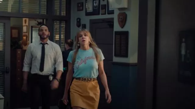Jupe Nanushka Miray portée par Morgan Gillory (Kaitlin Olson) comme on le voit dans High Potential (S01E06)