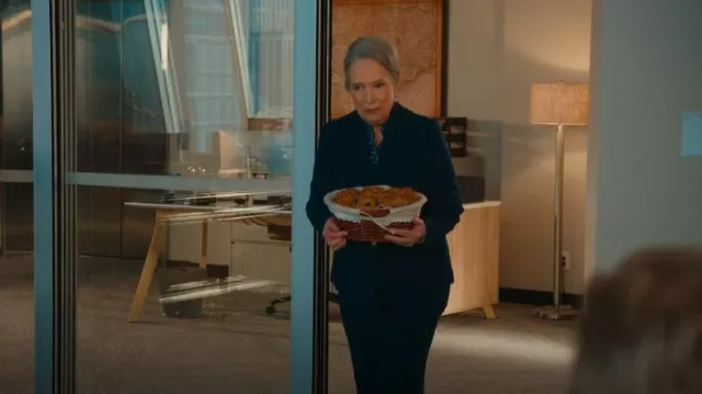 Blazer à deux boutons Kasper porté par Madeline Matlock (Kathy Bates) comme on le voit dans Matlock (S01E02)