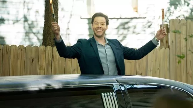Garments of Blockers: Hunter (Ike Barinholtz) wears Blue Blazer
