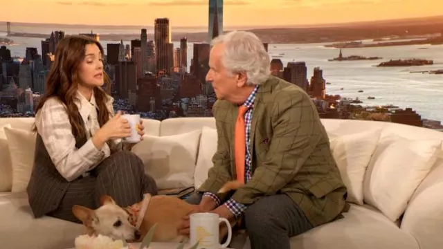 Camisa de seda GG Supreme en jacquard usada por Drew Barrymore en The Drew Barrymore Show el 28 de octubre de 2024