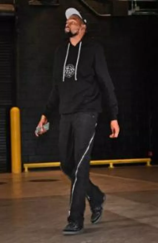 Rick Owens Black Full Zip Bolan Banana Flared Jeans worn by Kevin Durant on the Instagram account @nbafashionfits