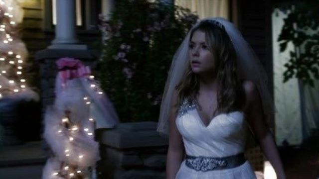 The dress Hanna Marin Ashley Benson on Pretty Little Liars S4E24