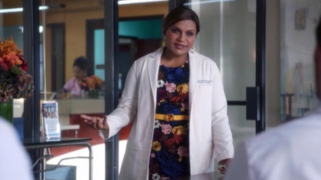 The dress Mindy Lahiri (Mindy Kaling) in The Mindy Project