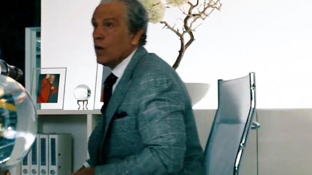 The office chair Bruce (John Malkovitch) in Transformers 3