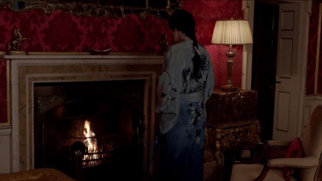Lady Mary's (Michelle Dockery) blue flowery kimono in Downton Abbey