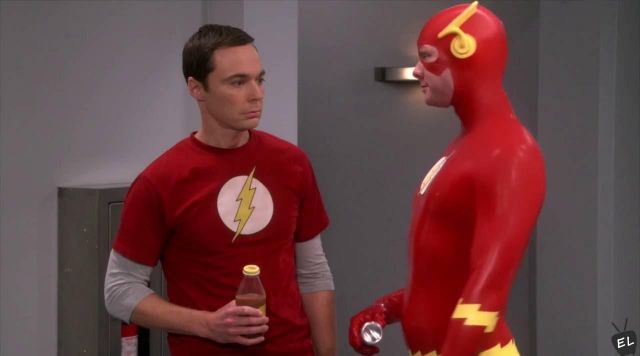 The red t-shirt with logo of The Flash Sheldon Cooper (Jim Parsons) in The Big Bang Theory S04E13
