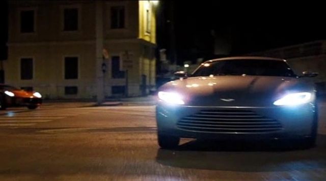 L'Aston Martin DB 10 de James Bond (Daniel Craig) dans Spectre